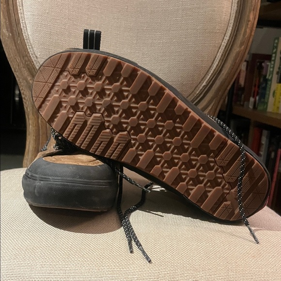 Vans Sk8 Hi MTE: Men's Brown and Black High-Top Sneakers - Picture 4 of 5